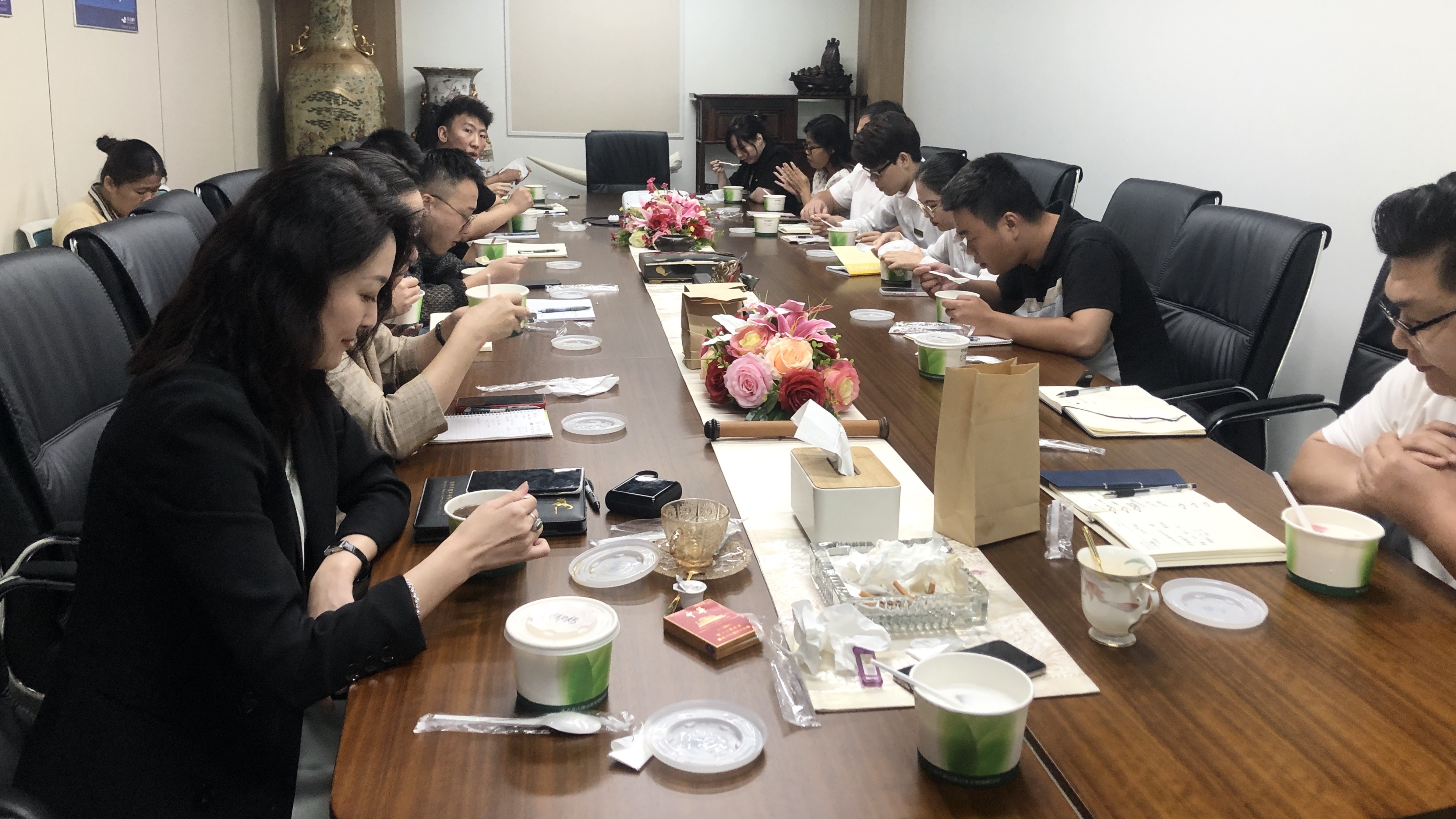 江东金融湾“清凉意～暖人心”