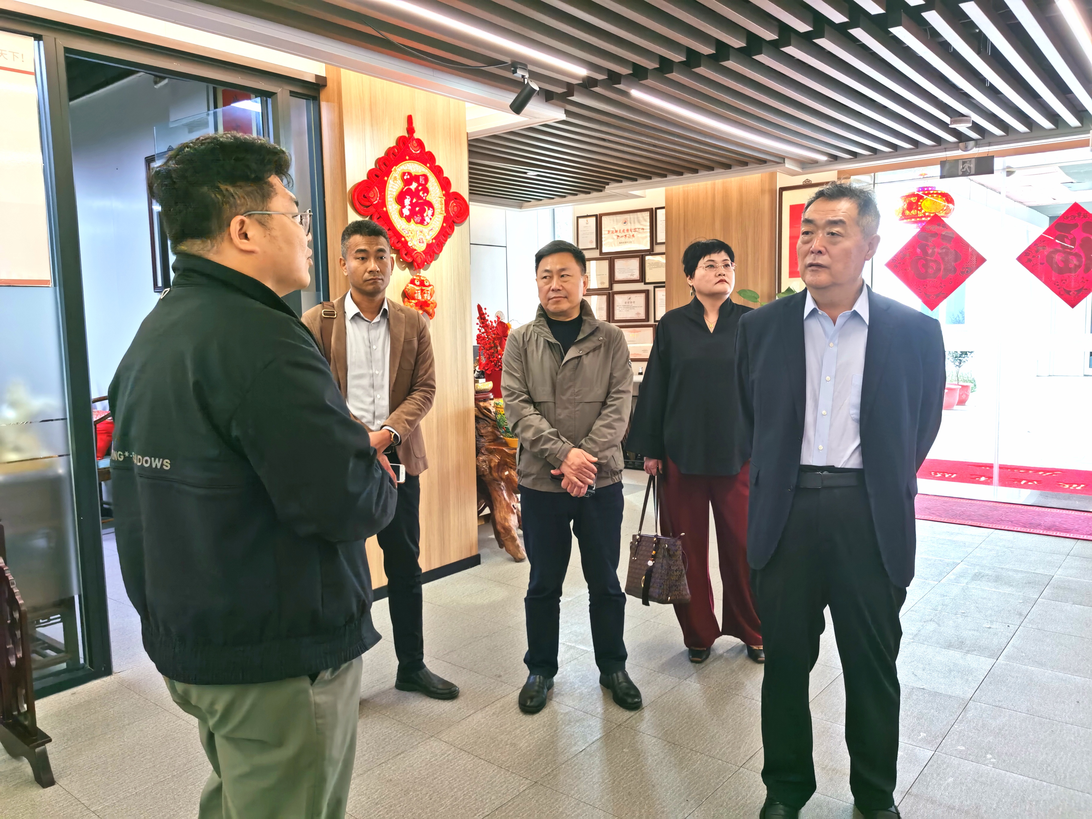 中国国际经济技术合作促进会代表到访江东金融湾 共探合作新契机