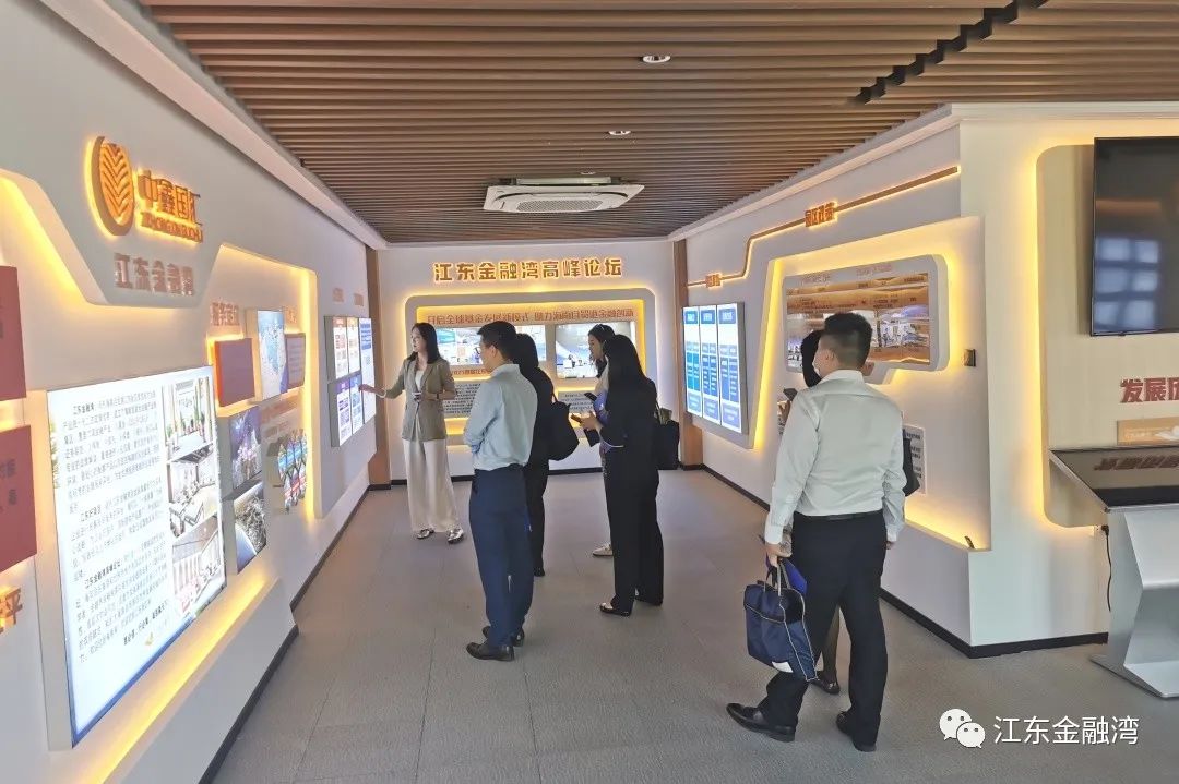 希尔顿酒店销售团队一行到访江东金融湾1